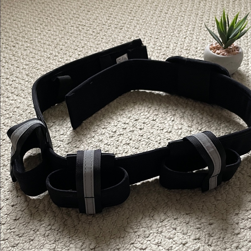 Lululemon running water belt NWOT